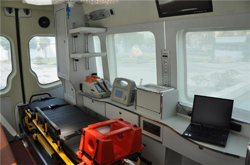 祁阳市救护车内部
